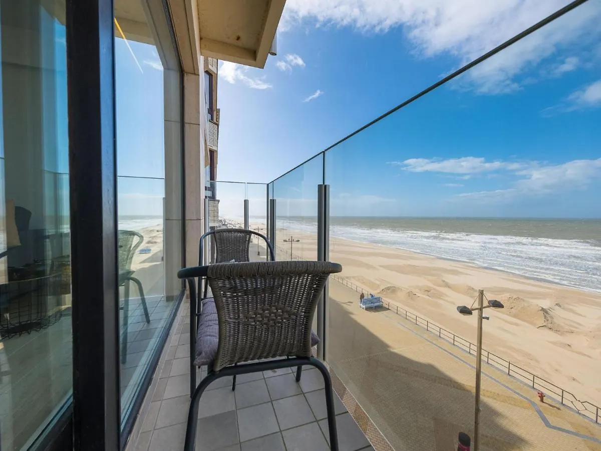 Appealing Apartment With Sea-View Middelkerke